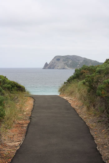 Mandalay Beach walkway towards Chatham Island